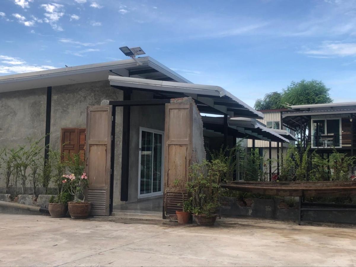 Solarcell Private Homestay - โซล่าเซลล์ไพรเวทโฮมสเตย์ Uthai Thani Zewnętrze zdjęcie